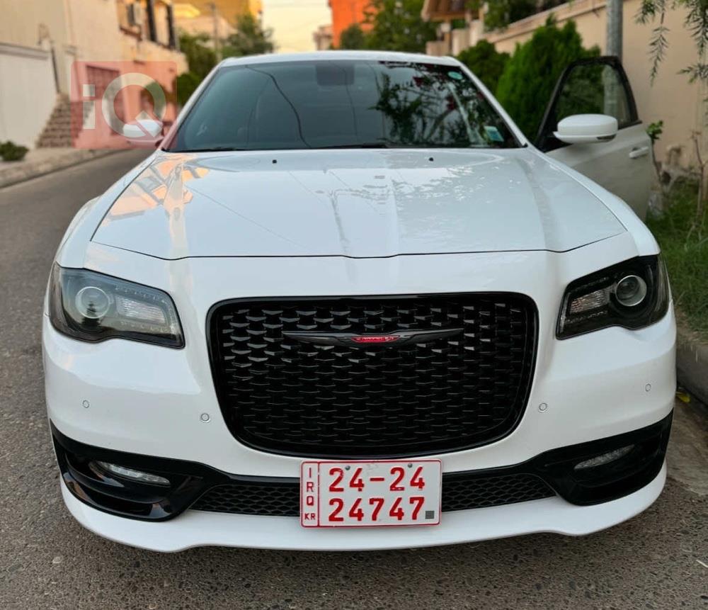کرایسلەر 300